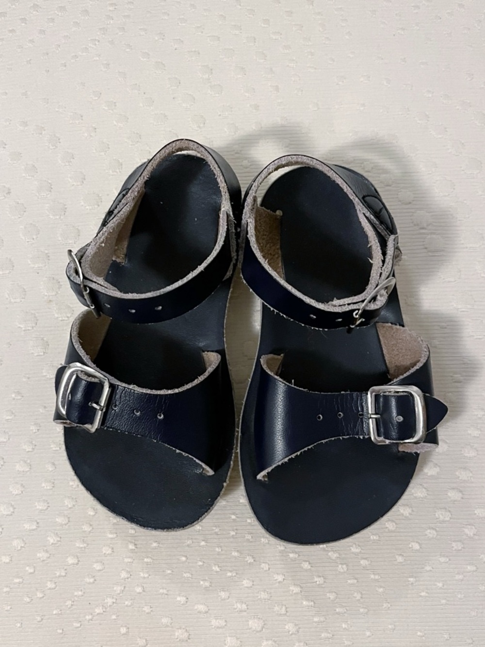 Navy Sunsan Saltwater Sandals size 6